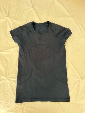 Lululemon Black Short Sleeve Waist Length